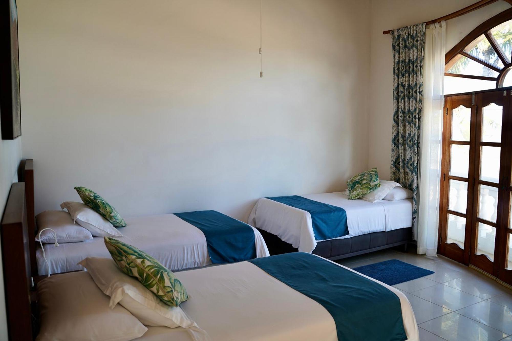 Hotel Albemarle Puerto Villamil Eksteriør bilde